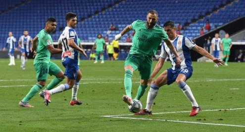 بنزيمة عن تمريرته أمام إسبانيول: كنت أعلم أن كاسيميرو يجري خلفي